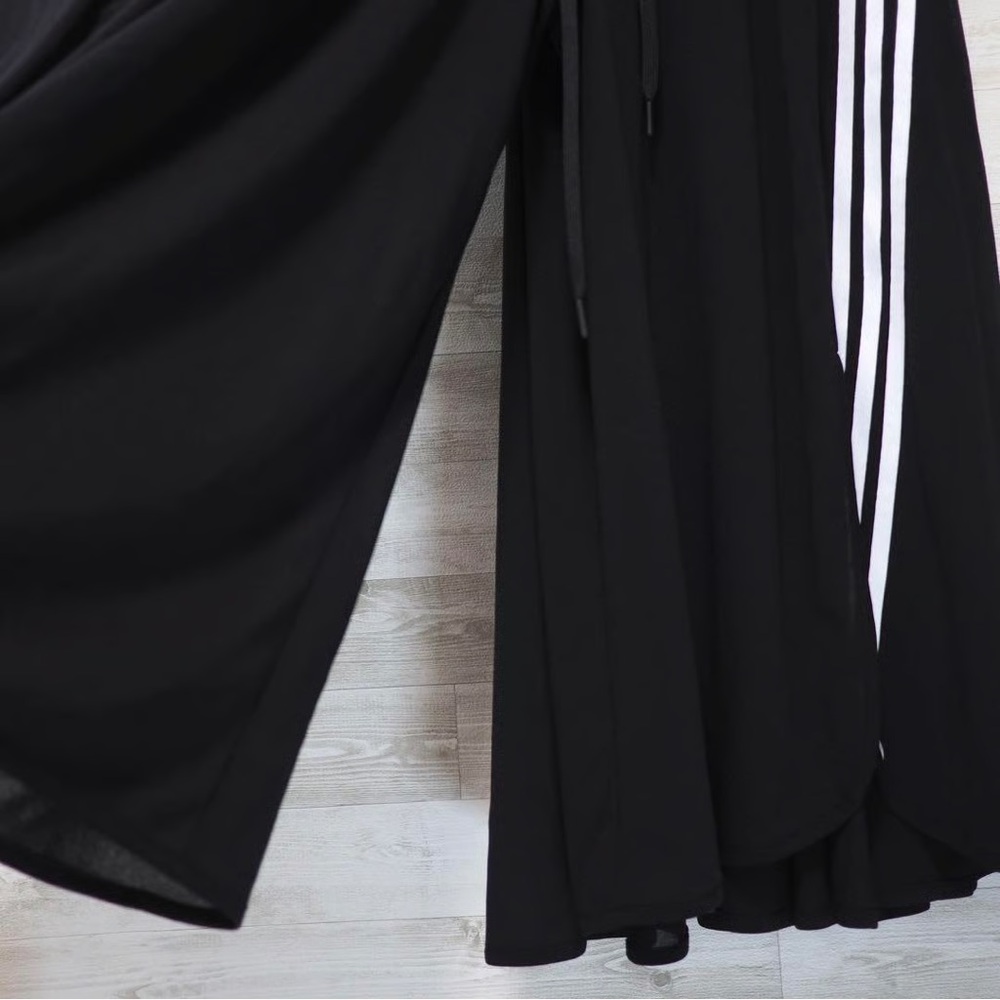 Y-3 by Yohji Yamamoto Women's
Long Three Stripe Pants - Picture 5 of 7